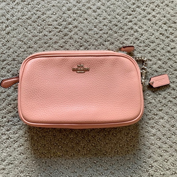 Coach Handbags - 👉SALE👈 COACH (NWOT) Leather Crossbody Chain